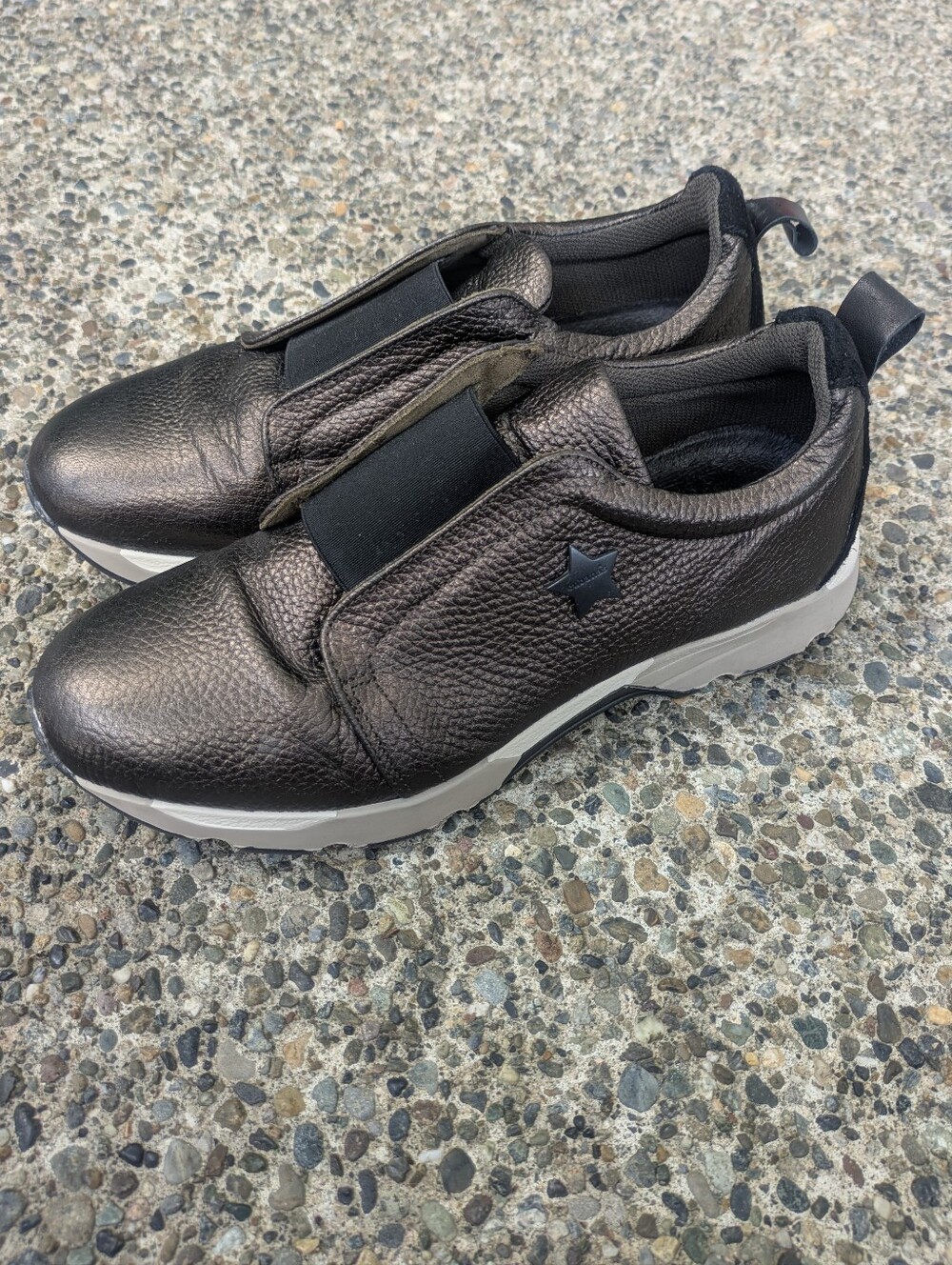 Cubanas Run Metallic Bronze Sneaker